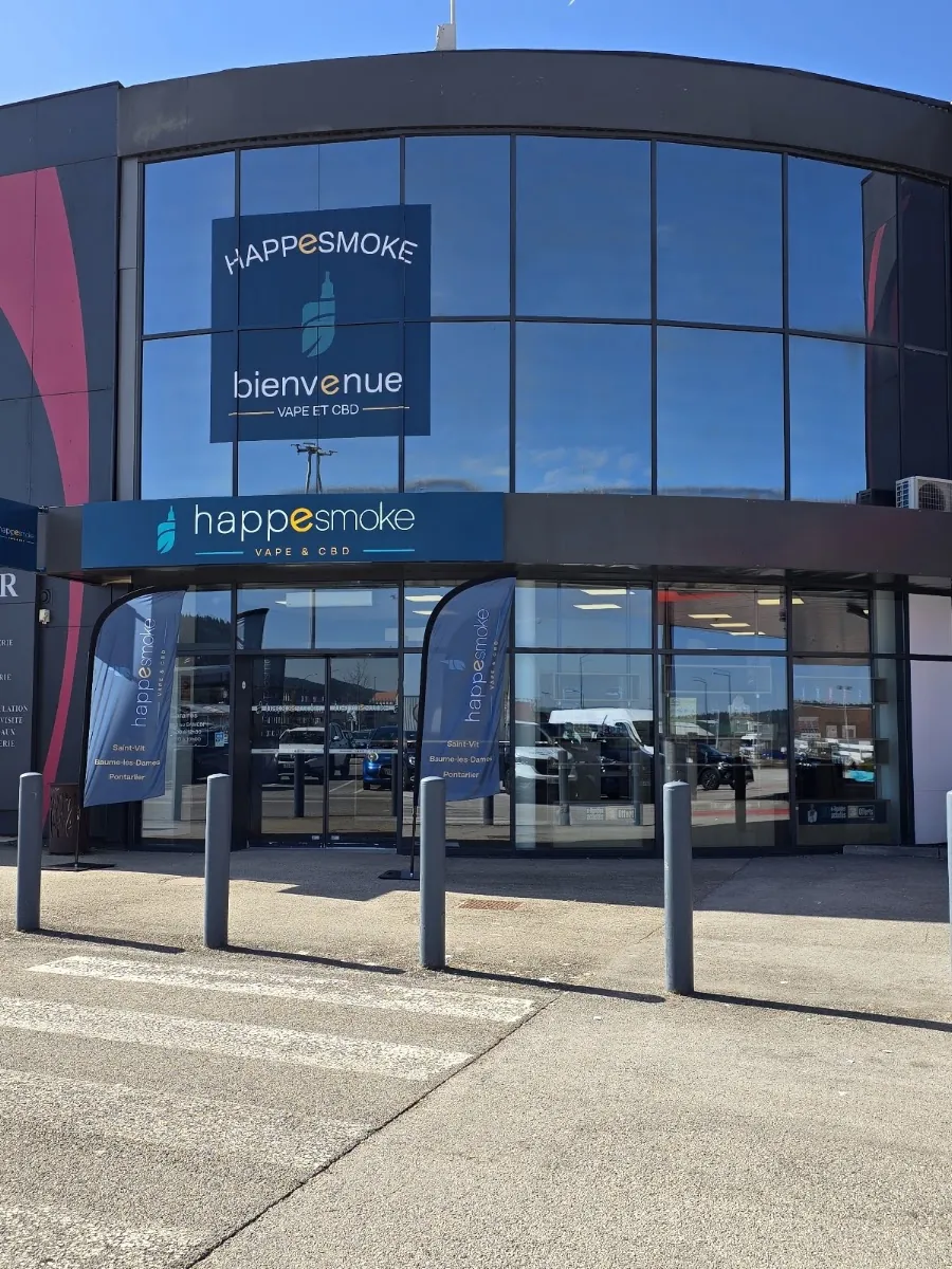Vitrine du magasin HappeSmoke Pontarlier